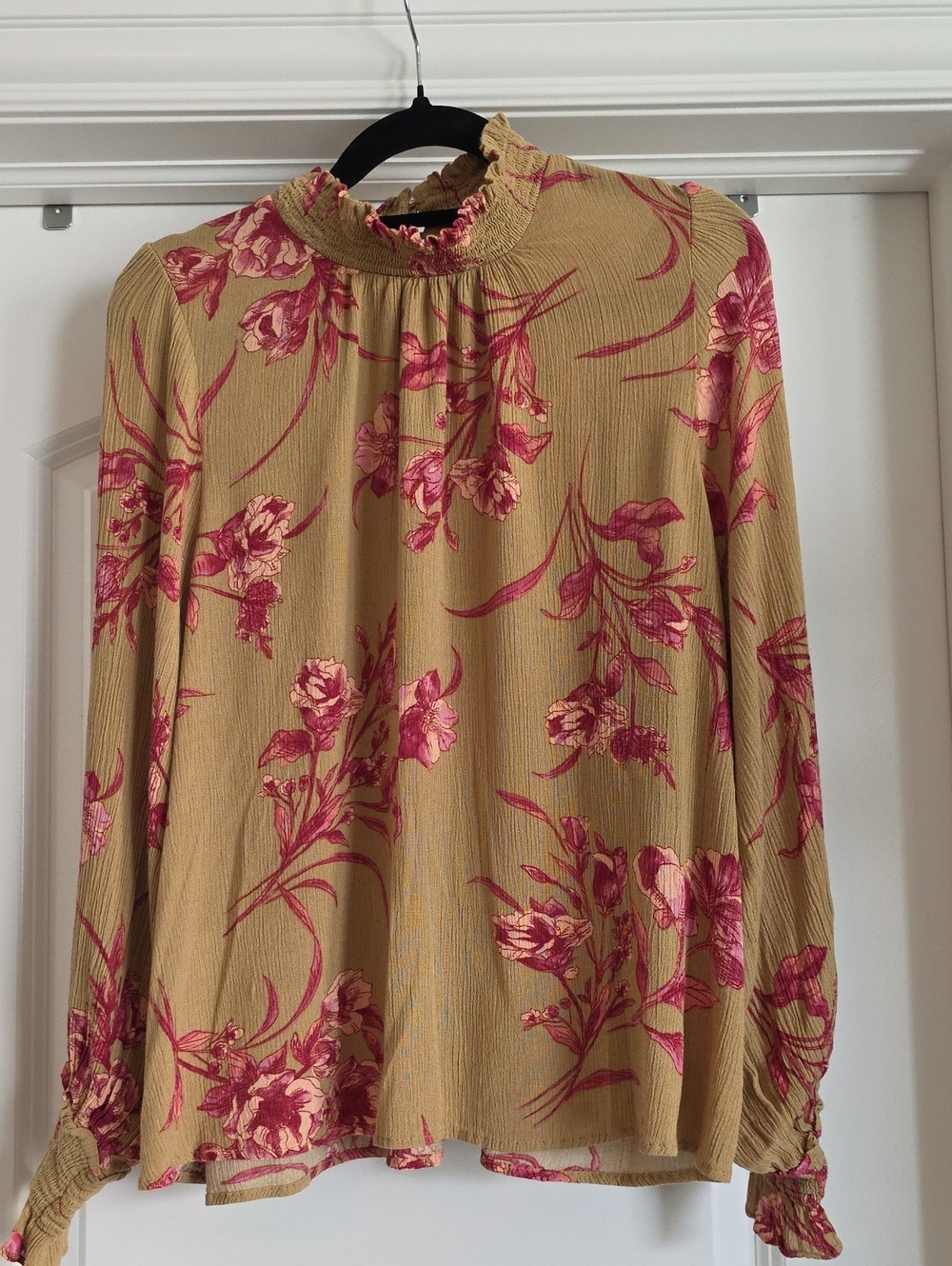 NWOT Boutique Floral High-Neck Long Sleeve Blouse Oversized Small